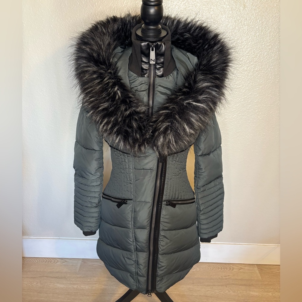 Noize Quilted Hooded Puffer Coat Jacket with Faux Fur Trim - Size XS - Picture 8 of 14